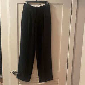 Aritzia Black Effortless Pants curve fit size 6
